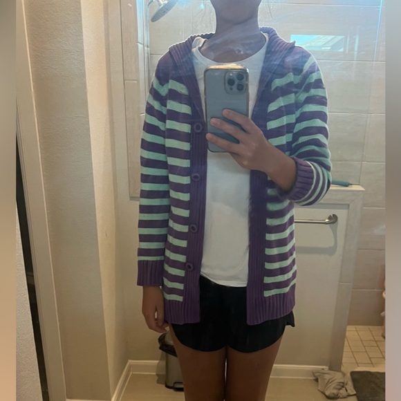 Sweater - Picture 3 of 3